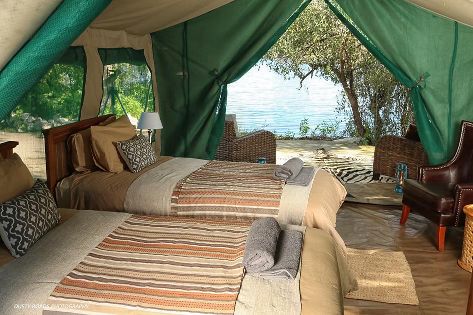 Twin guest suite inside the Botswana safari camp